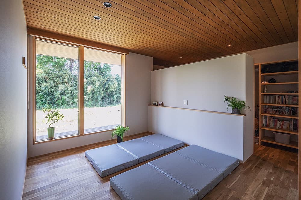 はすかいのいえ−表裏つくる斜め壁−