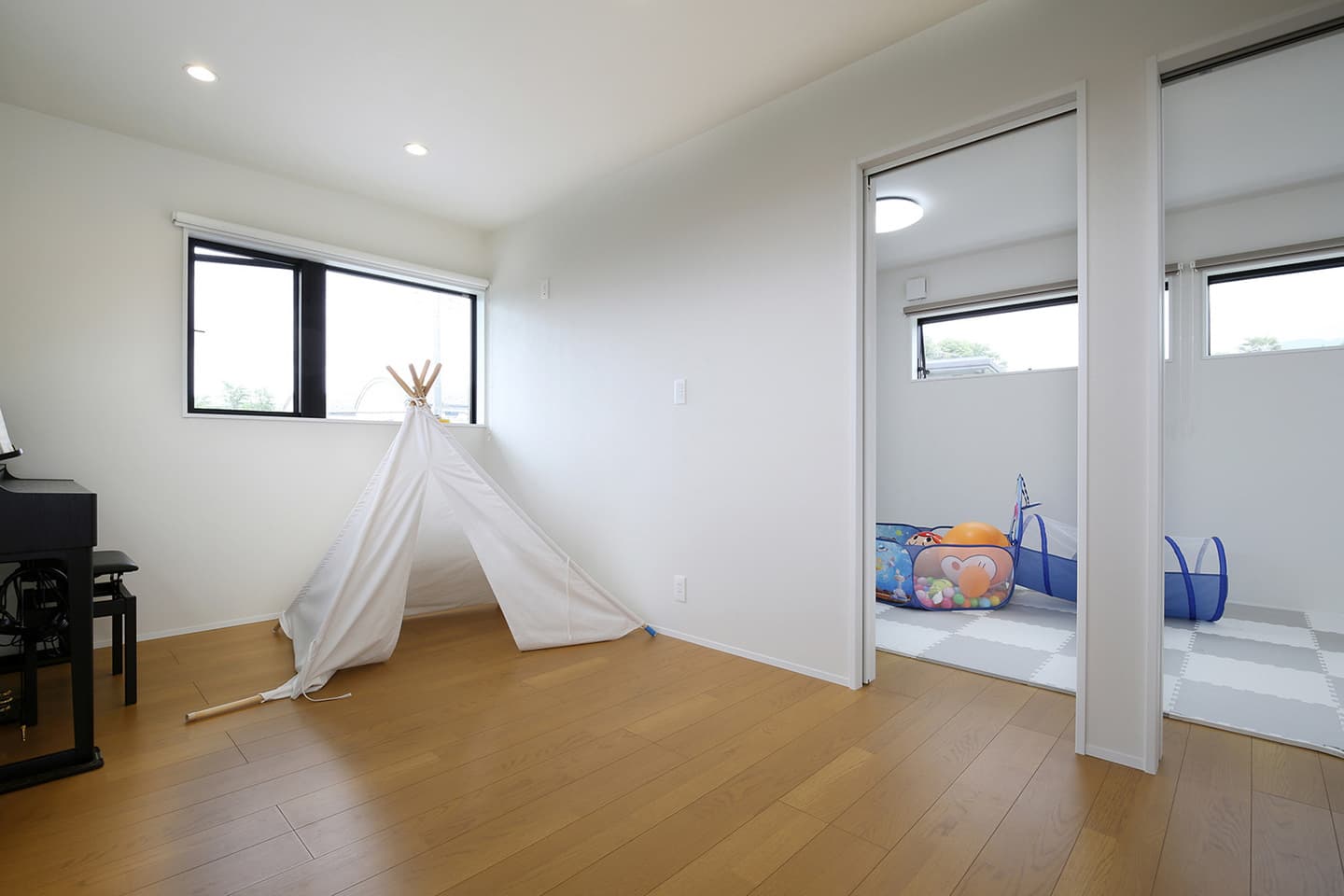 小上がりスタディースペースのあるコの字の家