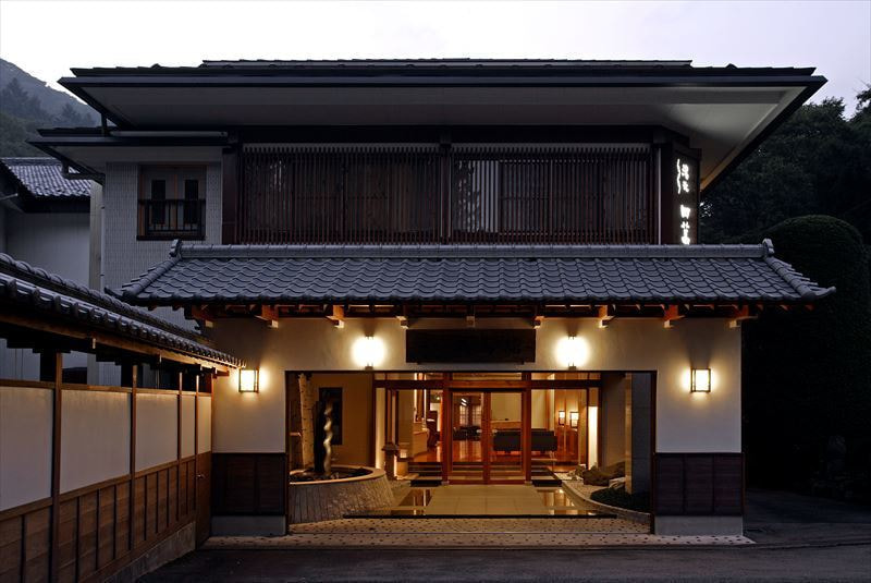 湯元四萬館
