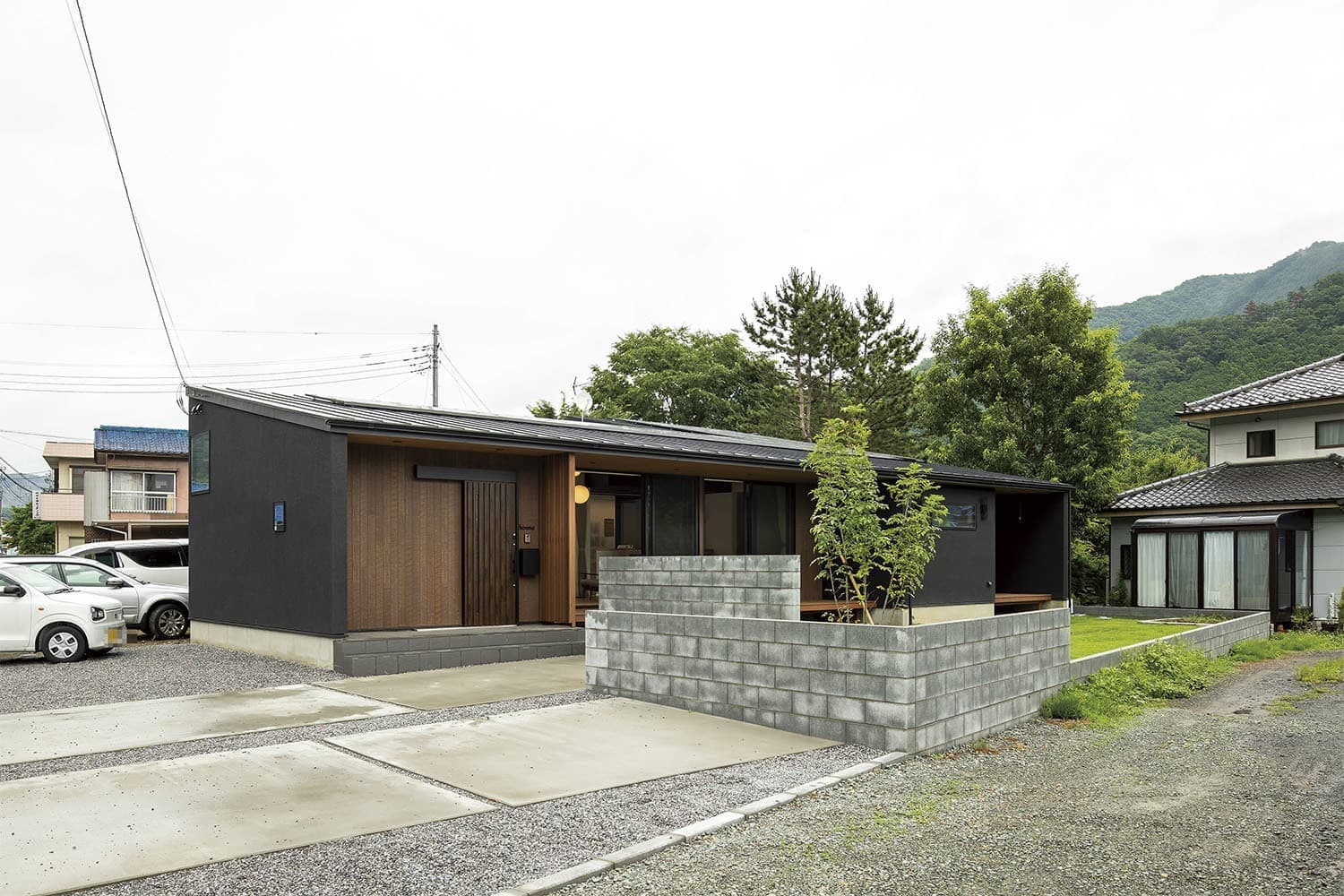 二層のスキップフロアのある 平屋の家