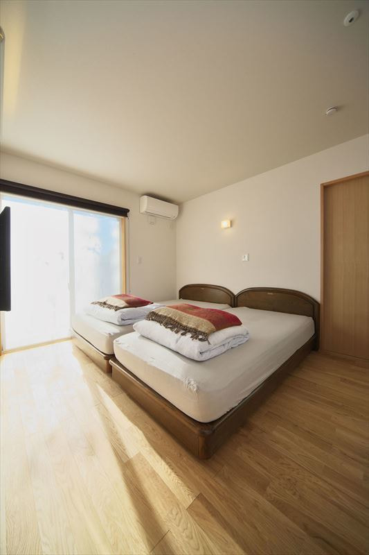 風が抜ける寝室(対面にも掃出し窓)