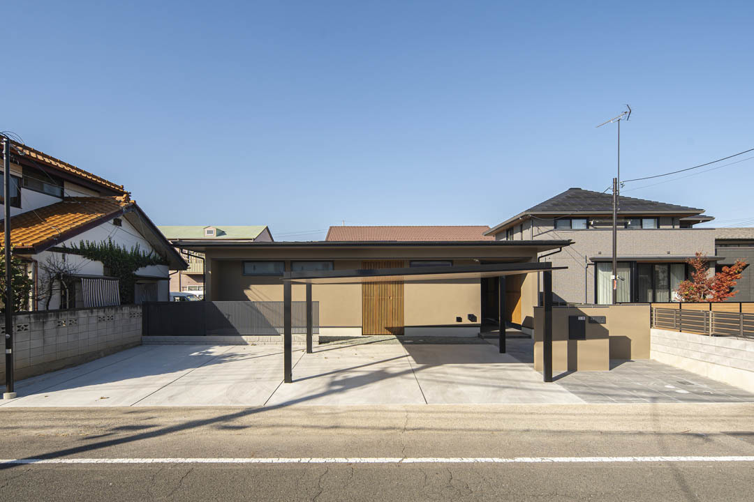 水平ラインを強調したシンプルな外観