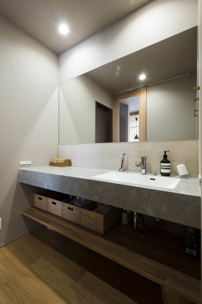 家族が並んで使える造作洗面台